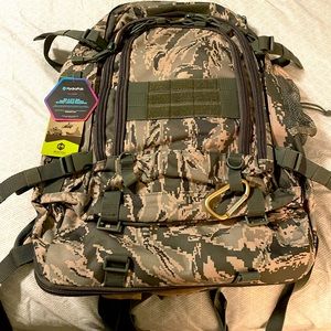Camouflage hydration backpack NWT